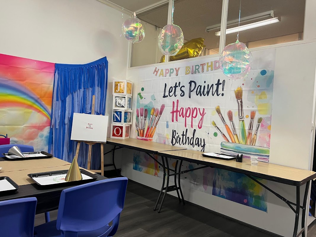 Artsy Crafty Lounge — Arts & Crafts